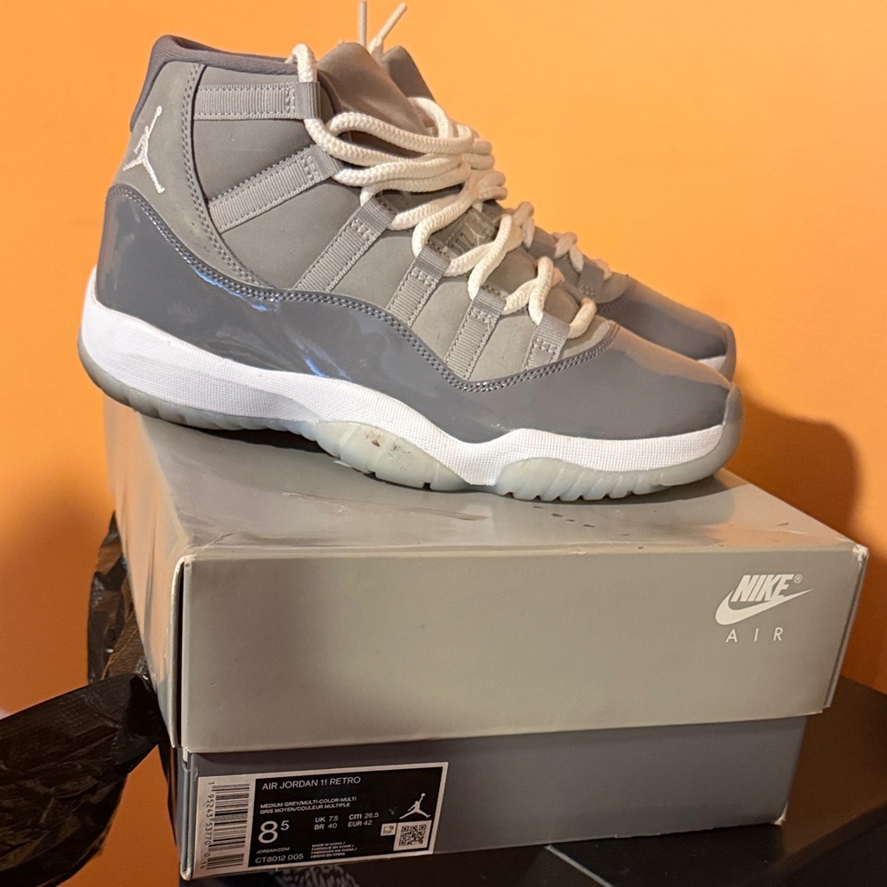Men’s Nike Air Jordan cool Greys retro 11 size 8.5